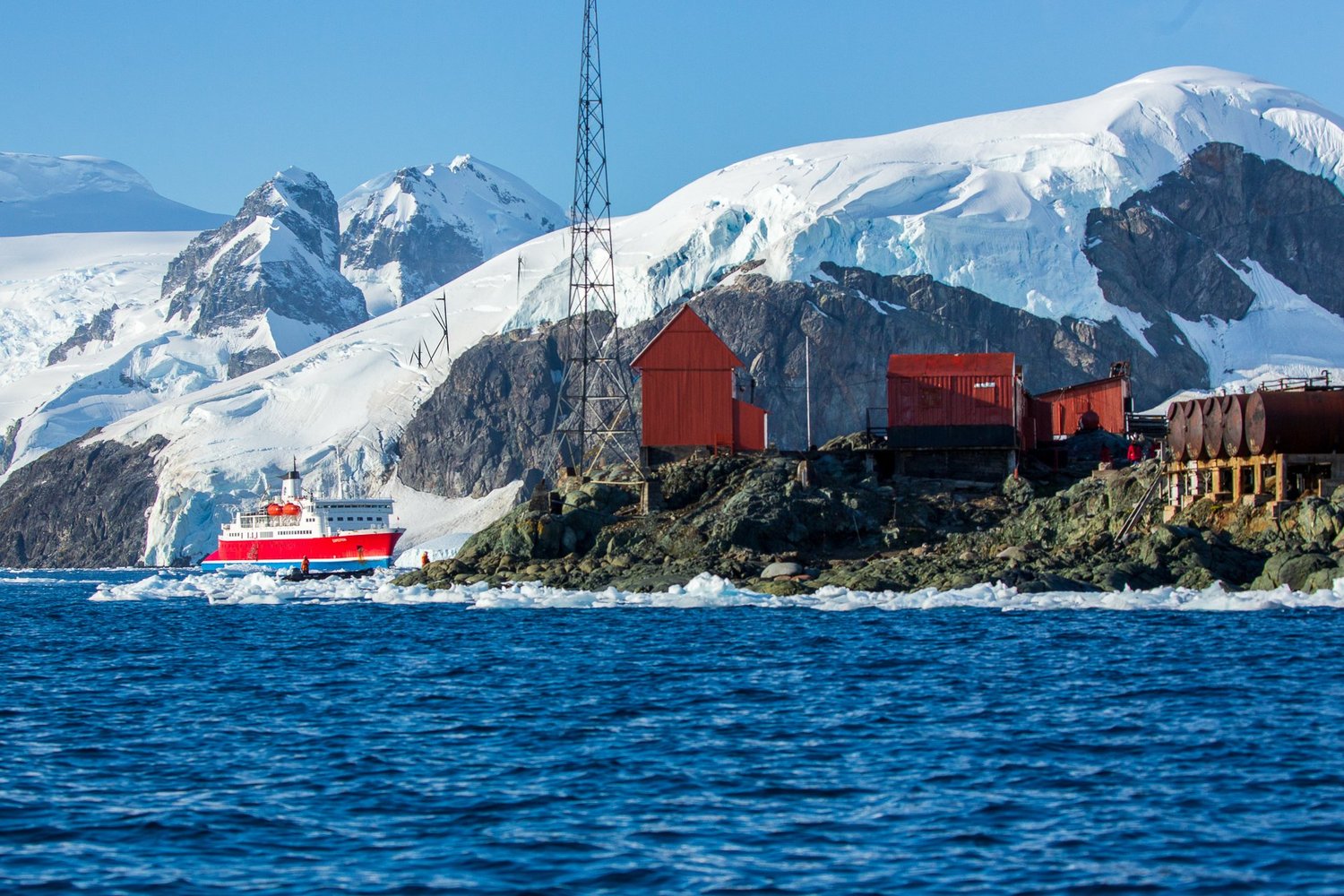 Antarctic shoreline and peaks in soft light — Paradise Harbour